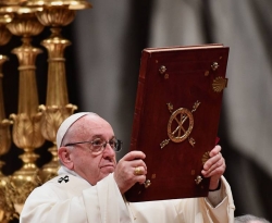 Papa Francisco pede menos consumismo e mais esforço pela paz