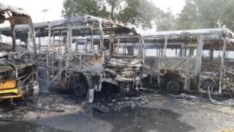 Laudo do incêndio que destruiu cinco ônibus escolares em São Bento sai até sexta-feira (16)