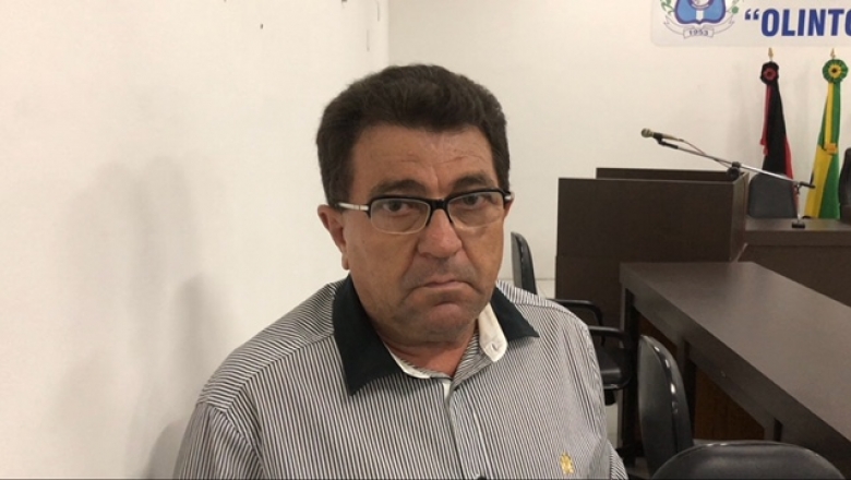 Vereador de Uiraúna cobra concurso público e diz que servidor passa até três meses sem receber salário; assista vídeo