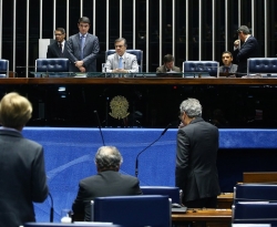 Cássio assume o Senado e pressiona pra liberar investimentos na Paraíba
