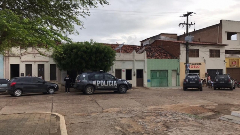 Polícia cumpre mandado de prisão contra suspeito de participar do assassinato do prefeito de Granjeiro