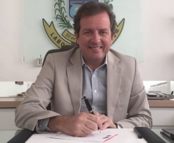 Fábio Tyrone assina contrato com a CPCon, empresa responsável pelo Concurso da Prefeitura de Sousa