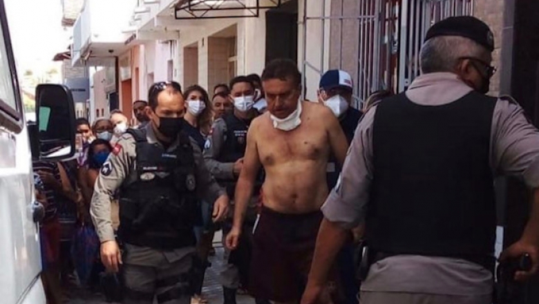 Homem é preso em flagrante após matar esposa a facadas, em Santa Luzia