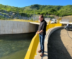 Chico Mendes acompanha liberação das águas da transposição através de canal até Eng. Avidos; assista