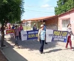 Professores fazem novo protesto, pedem reajuste salarial e melhores condições de trabalho, em Itaporanga