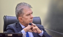 Projeto que reajusta salários do prefeito, vice e secretários municipais vira polêmica em Patos; vereador questiona