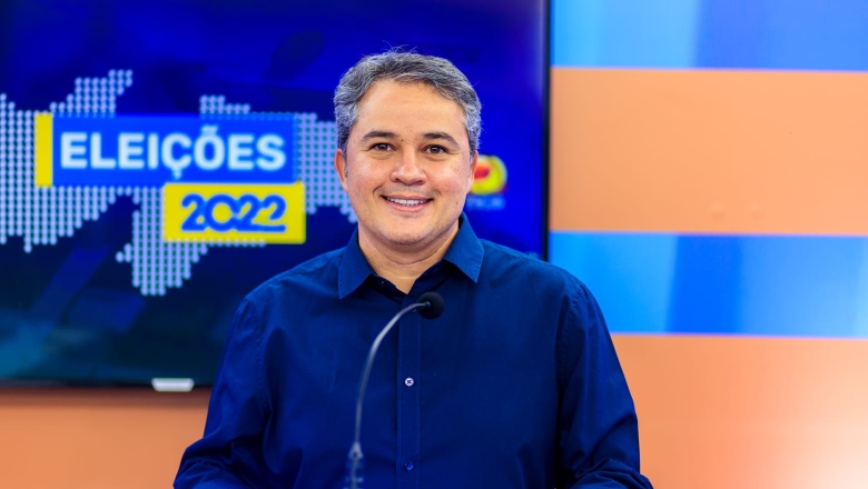 Efraim destaca voto favorável ao Auxílio Brasil permanente durante debate no sertão
