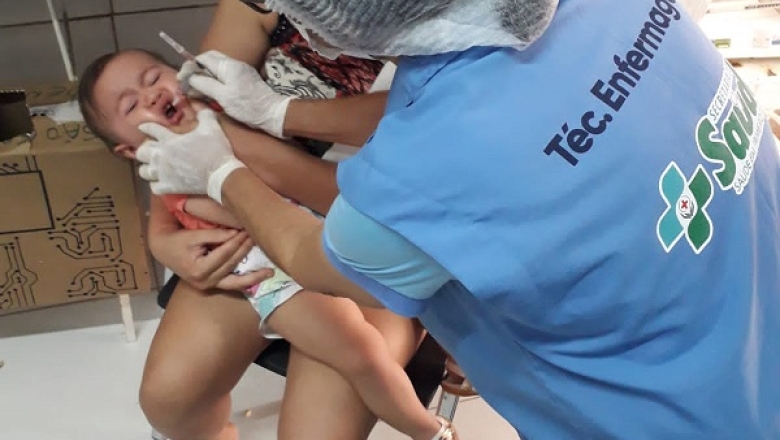 Secretaria de Saúde de Sousa realiza vacinação no período noturno contra a Poliomielite, Covid-19 e atualiza vacinas de rotina