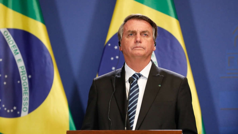 Bolsonaro convoca comandantes militares para reunião de urgência