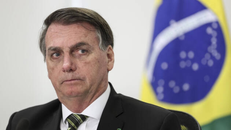 Bolsonaro diz que vai desonerar folha do setor de saúde se reeleito