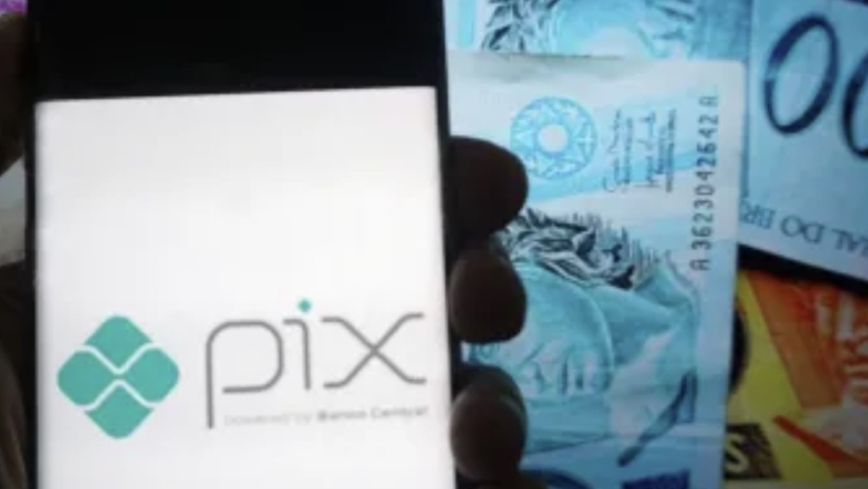 Pix bate recorde e ultrapassa 100 milhões de transações diárias pela 1ª vez