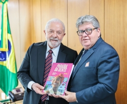 João Azevêdo se reúne com Lula e destaca retomada de relação republicana com o governo federal