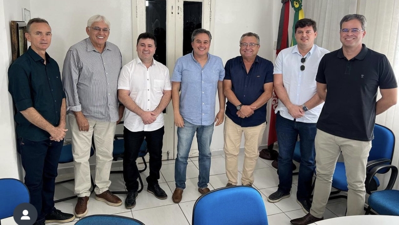 Efraim Filho condiciona ‘oposição radical’ ao governo estadual para Airton Pires assumir cadeira na ALPB