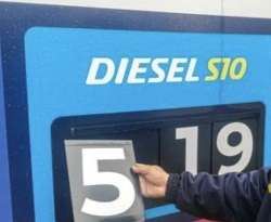 Diesel deve ficar R$ 0,10  mais caro nesta terça-feira com a volta dos impostos federais 