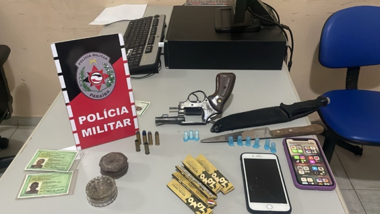 Operação Boas Festas: polícia detém trio com armas e drogas em Itaporanga
