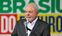 Lula deixa assinado decreto que reajusta salário mínimo para R$ 1.412