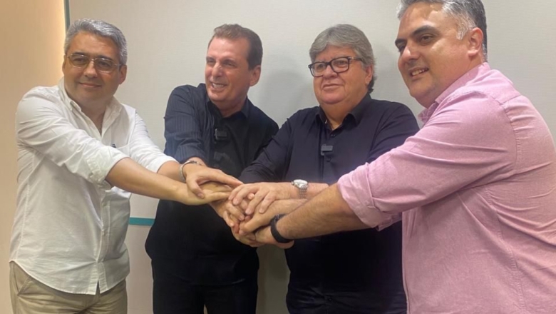 João Azevêdo reúne Chico Mendes e Dr. Pablo Leitão e sela acordo entre as oposições de Cajazeiras