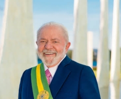 Avaliação positiva do governo Lula cai para 33%, aponta Ipec