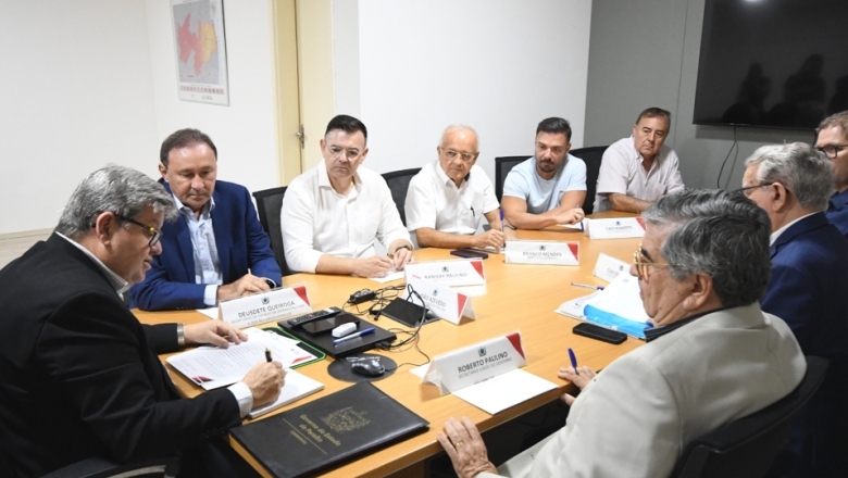 João Azevêdo autoriza novas obras de rodovias em várias cidades; Itaporanga e São José da Lagoa Tapada estão na lista 