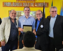 Com bênção de Hugo Motta, prefeito de Bonito de Santa Fé oficializa filiação ao Republicanos e anuncia repetição da chapa Ceninha-Sabino Jr