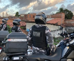 Polícia prende foragido por homicídio em Patos