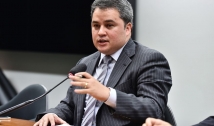 Efraim Filho articula retirada de servidores estaduais e municipais da reforma da Previdência 