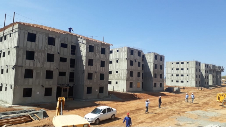 Obras dos 300 apartamentos avançam e entrega será no começo de 2019
