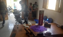 PM prende casal com armas, drogas e munições no Vale do Piancó