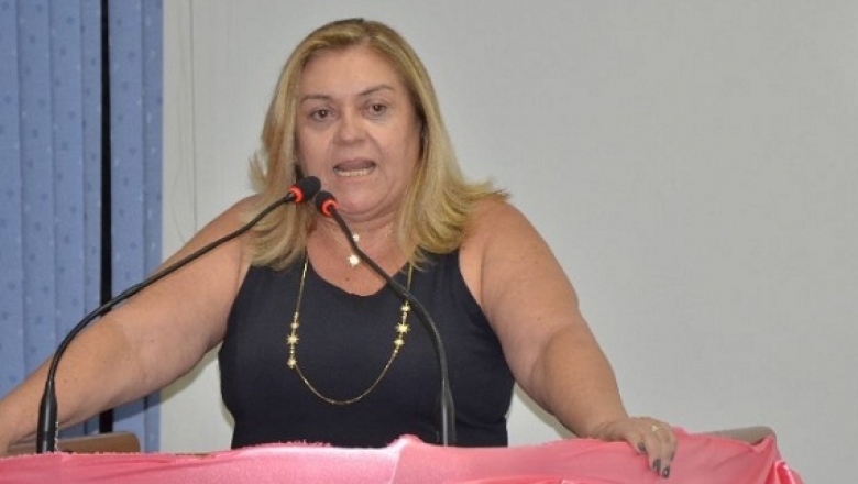 Secretária da Prefeitura de Cajazeiras lamenta falta de parceria com o Governo da PB: "Preferem penalizar as famílias carentes"