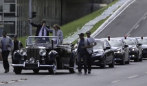 Ensaio da posse de Bolsonaro tem desfile em carro aberto