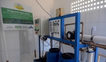 Prometida por Bolsonaro, dessalinização já dá água a milhares no NE 