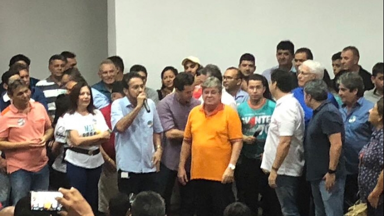 Carlos Antônio cobra definição do nome de Efraim Morais como vice de João Azevedo