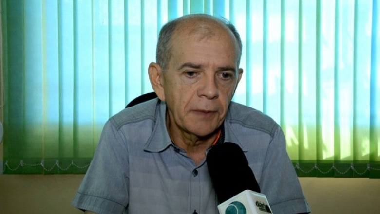 Secretário da Prefeitura de Cajazeiras alerta comerciantes sobre estrutura do canal da Travessa Joaquim Costa: "É uma bomba chiando"
