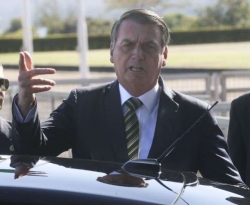 Bolsonaro defende política de armamento ao comentar sobre massacres nos EUA 