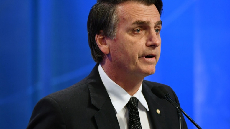 Bolsonaro fará "live" no Facebook no horário de debate para discutir propostas