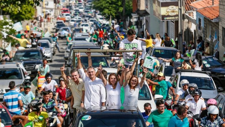 Carreata: Lucélio percorre mais de 50 ruas e avenidas em Campina Grande