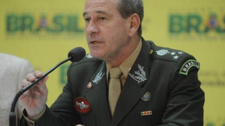 Bolsonaro anuncia o general Fernando Azevedo e Silva para a Defesa