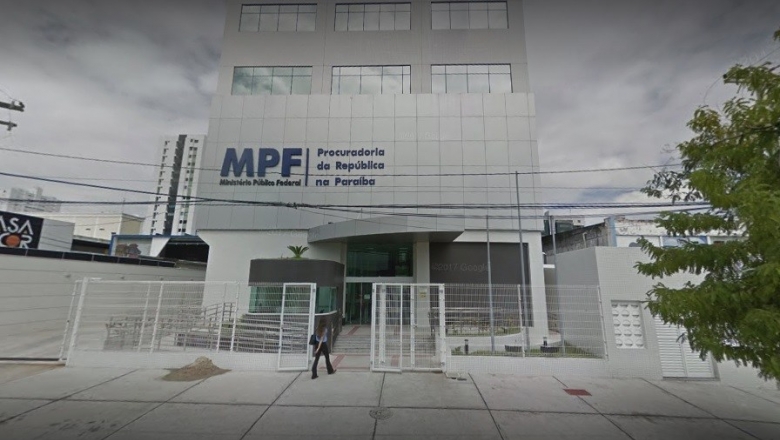 MPF abre investigação para apurar distribuição de santinhos com nome de ex-presidente Lula