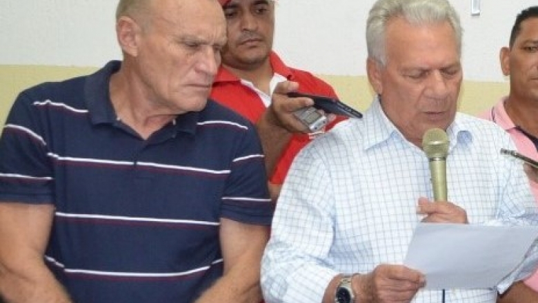 Jornal destaca proximidade política entre Zé Aldemir e o presidente da Câmara de Cajazeiras