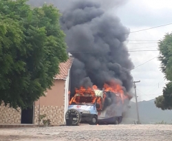 Incêndio destrói ambulância da Prefeitura de Triunfo