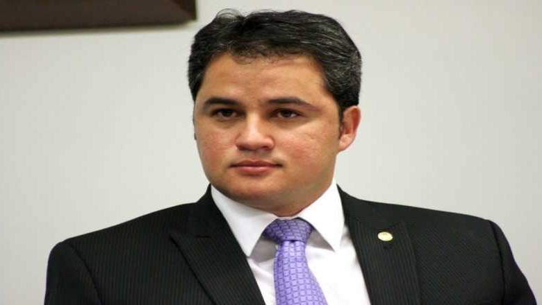 Efraim Filho comenta próximos passos do DEM após a conquista das presidências da Câmara e do Senado 