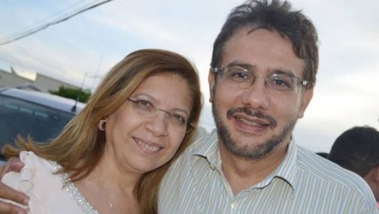 Nas redes sociais, Carlos Antônio comenta situação do carnaval e pede volta de sua esposa a Prefeitura de Cajazeiras: "Volta Denise"