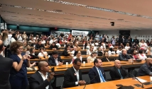 Audiência pública para discutir carga horária da enfermagem reúne profissionais de todo Brasil