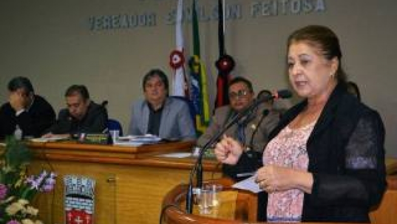 Vereadora Léa Silva esquece conteúdo do processo contra Léo Abreu e diz que seu voto será de gratidão