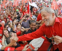 Lula vence enquete com 70% dos votos para presidente em rádio do sertão da PB