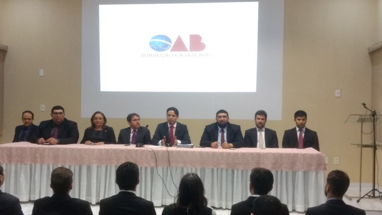 OAB de Cajazeiras faz entrega de carteiras a novos advogados