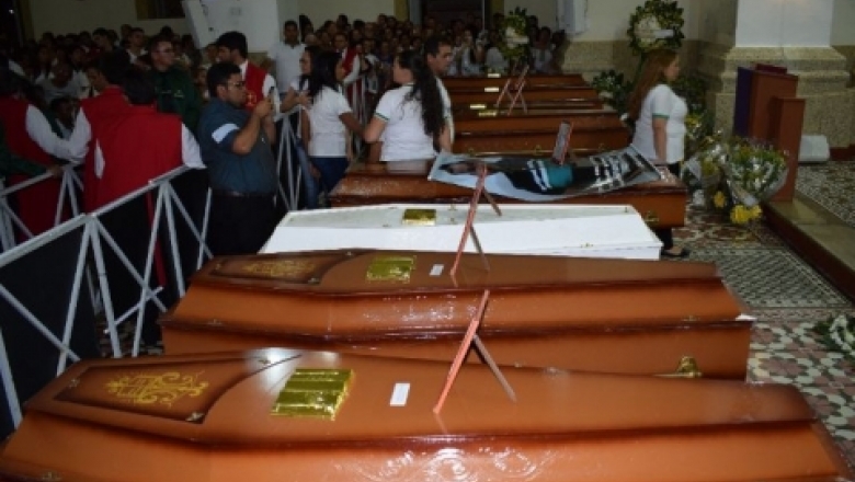Paraibanos são sepultados na madrugada em Catolé do Rocha