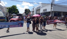 Professores municipais paralisam atividades e protestam nas ruas de Cajazeiras