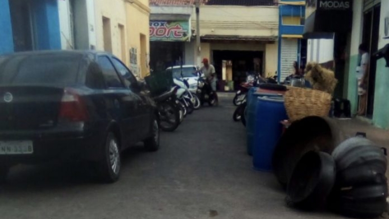 Prefeitura terá 90 dias para desobstruir calçadas em Uiraúna, diz justiça