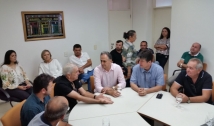 Lucélio visita Catolé do Rocha, dialoga com a população e recebe apoio de prefeito do Leomar Maia